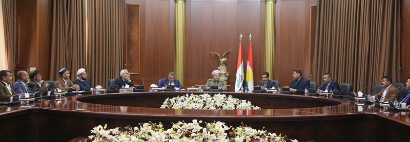 Kurdistan Region President Masoud Barzani met some tribal leaders in Kirkuk Province on April 17, 2016. (Photo: Kurdistan Region Presidency)